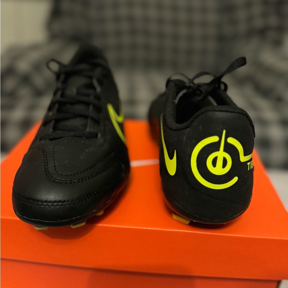 Nike Jr Tiempo Legend Cleats